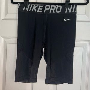 Pre-Owned Women’s Nike Pro Black 9” Biker Shorts